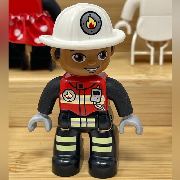 Lego Duplo Mixed Lot of 6 Figures - Minnie Mouse Fireman Astronaut - Picture 2 of 8